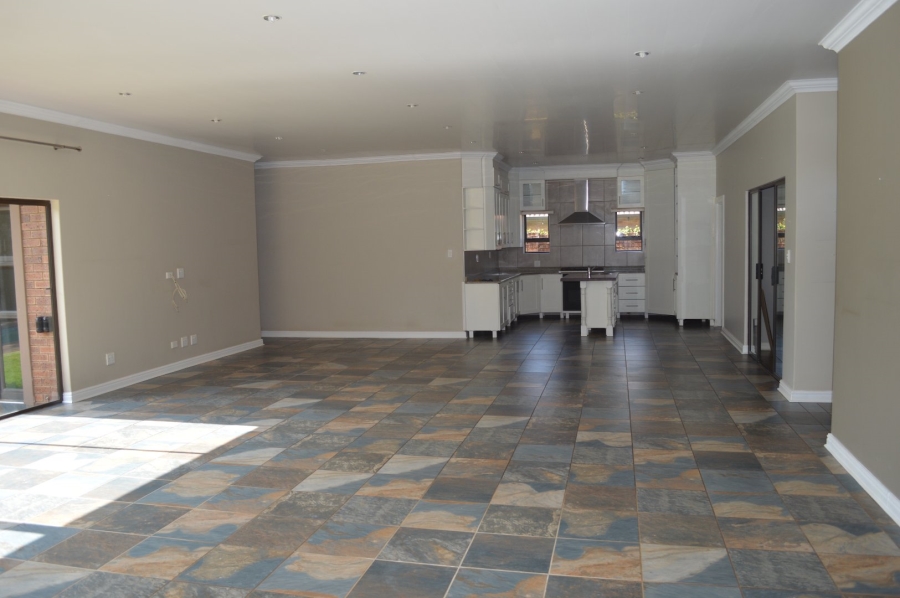 4 Bedroom Property for Sale in Wilkoppies North West